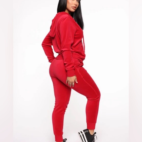 Fashion Nova Red velour set❤️ - Picture 4 of 8
